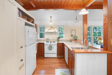 14 Rebekahs Way West Tisbury MA 02575