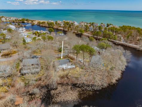 21 Uncatena Road Mashpee MA 02649