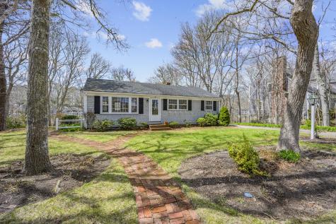 21 Uncatena Road Mashpee MA 02649