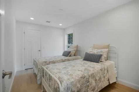 29 Parkers Neck Road South Yarmouth MA 02664
