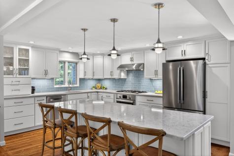 25 Joyce Anne Road Barnstable MA 02632