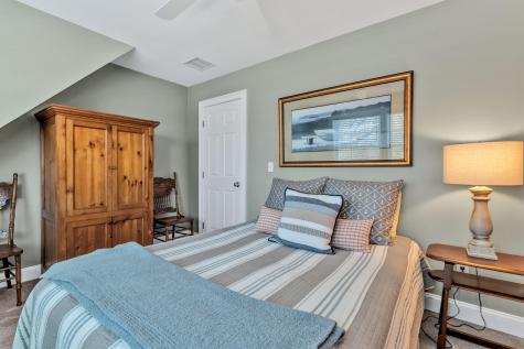 70 Lakeview Avenue Falmouth MA 02540