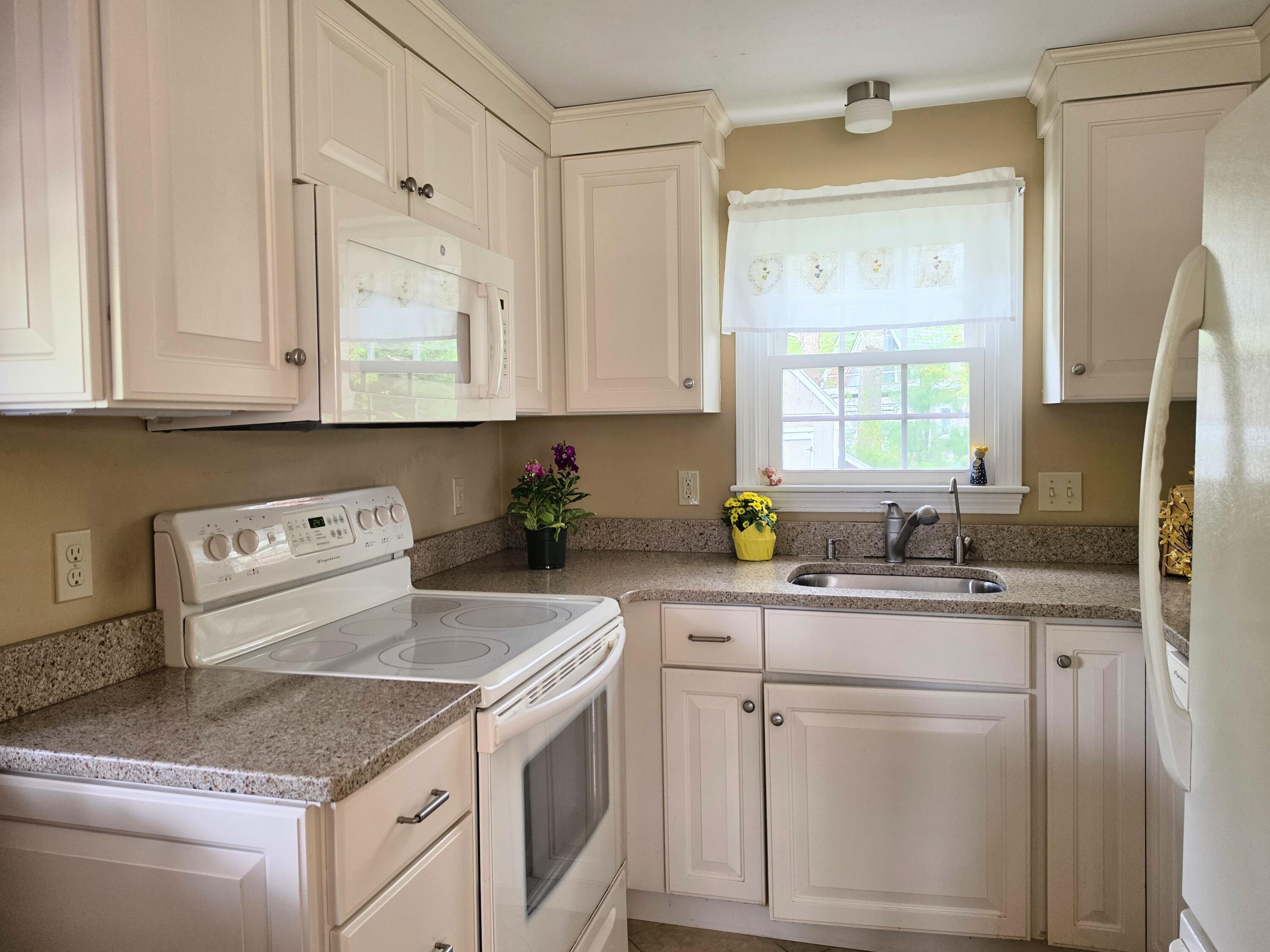 16 Pine Hollow Road Falmouth MA 02536