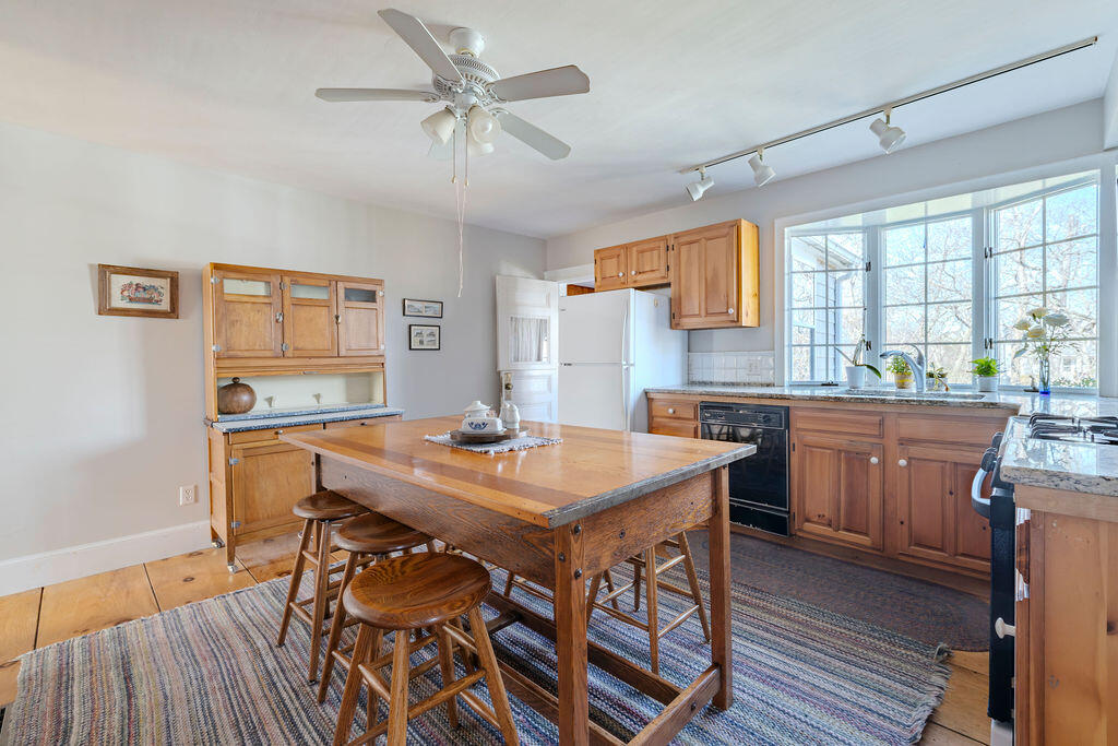 16 Shore Road Truro MA 02666