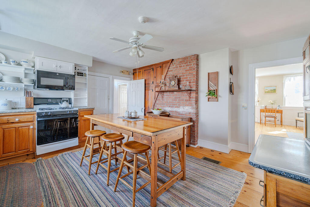 16 Shore Road Truro MA 02666