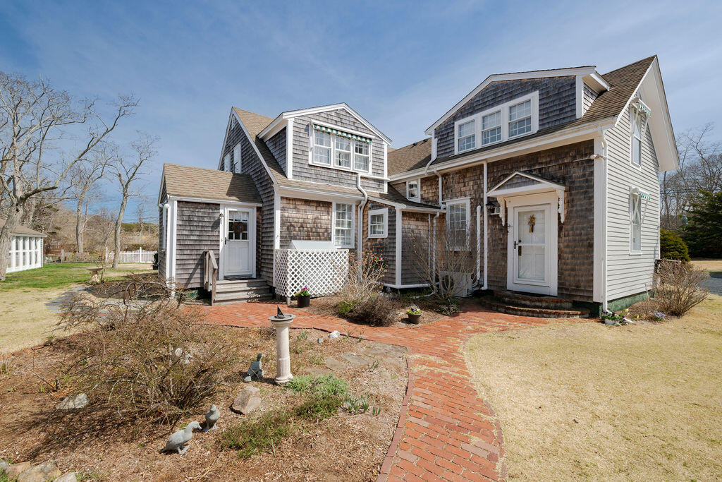 16 Shore Road Truro MA 02666