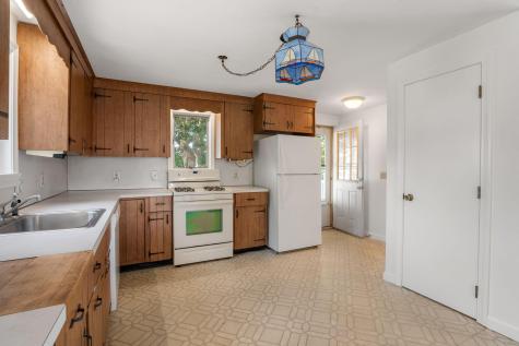 584 Circuit Avenue Pocasset MA 02559