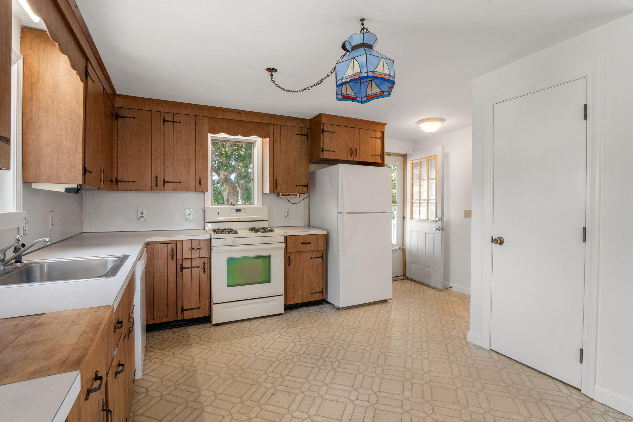 584 Circuit Avenue Pocasset MA 02559