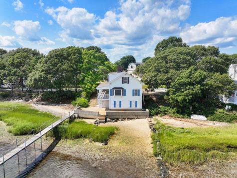584 Circuit Avenue Pocasset MA 02559