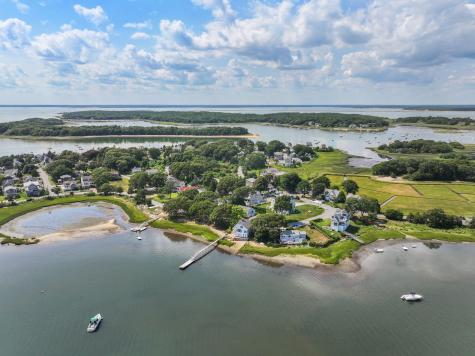 584 Circuit Avenue Pocasset MA 02559
