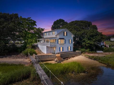 584 Circuit Avenue Pocasset MA 02559