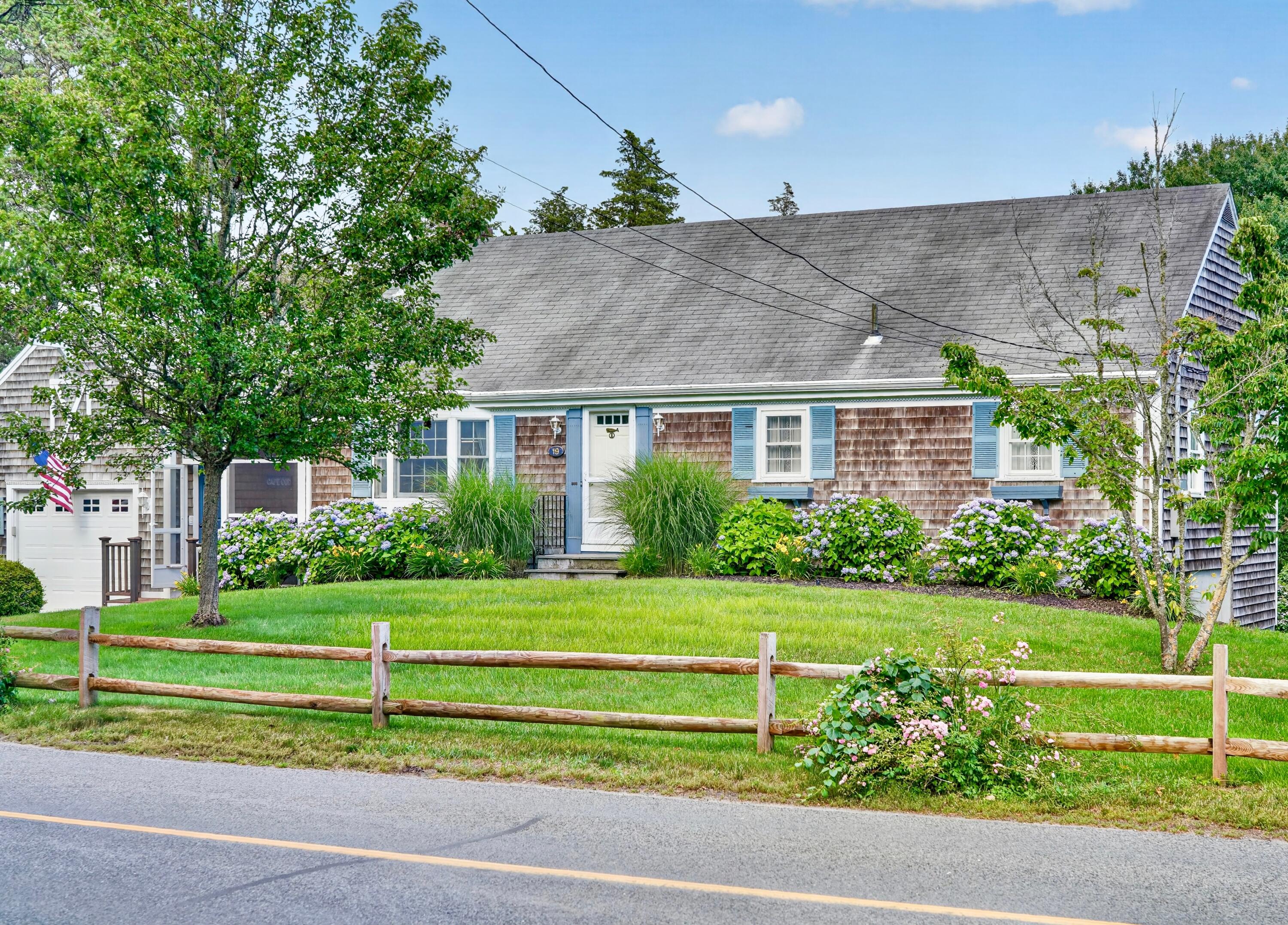 19 Whig Street Dennis MA 02638