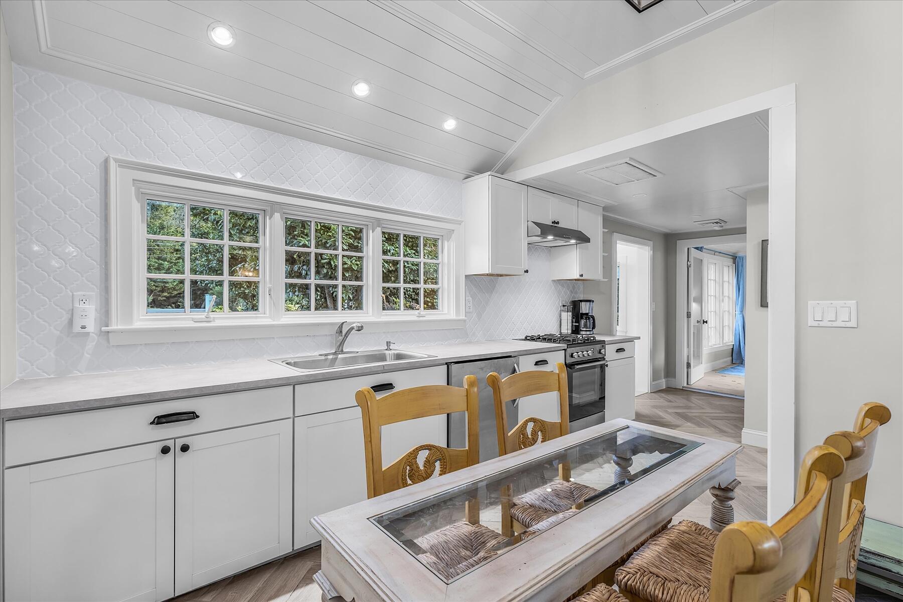 224 Waquoit Highway Teaticket MA 02536