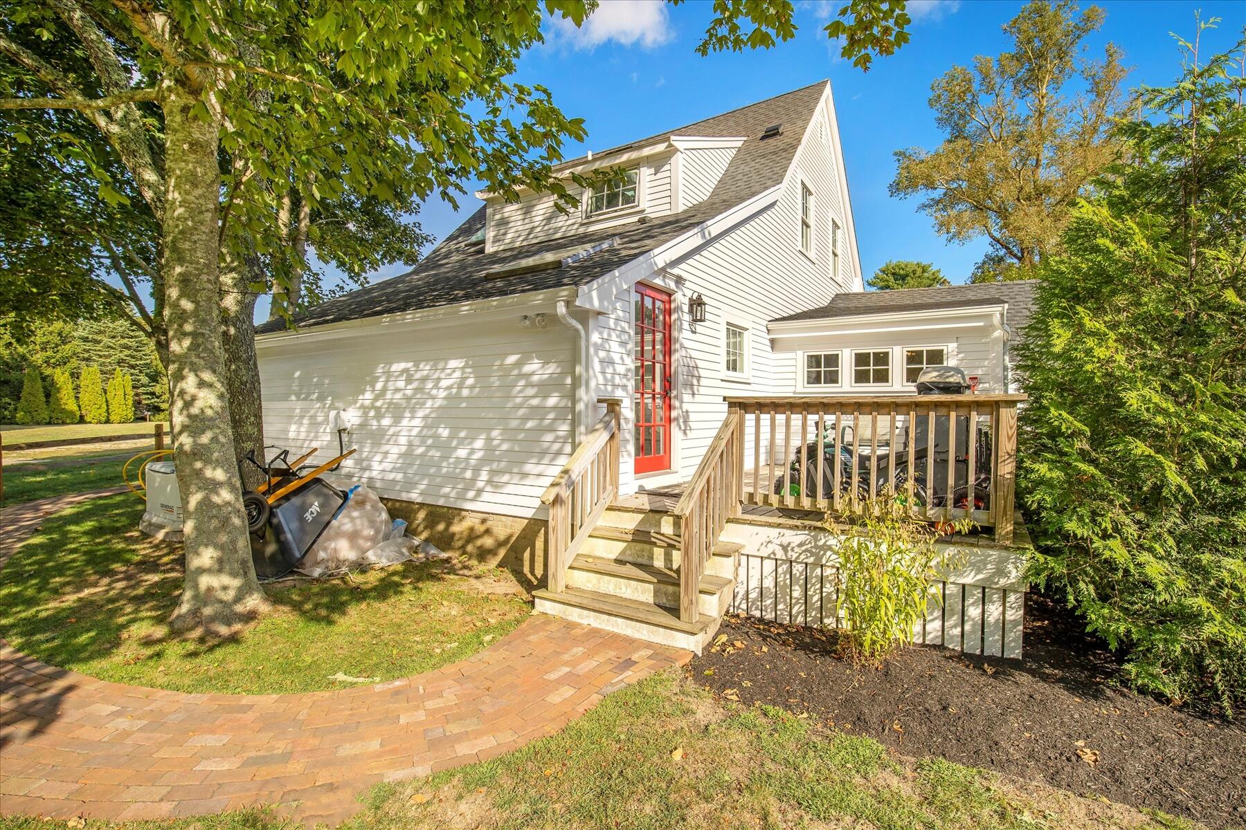 224 Waquoit Highway Teaticket MA 02536