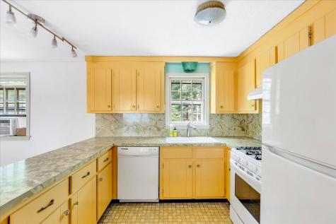 804 Putnam Avenue Cotuit MA 02635