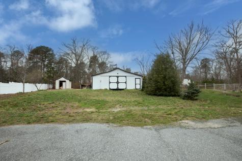 39 Lovells Lane Mashpee MA 02649