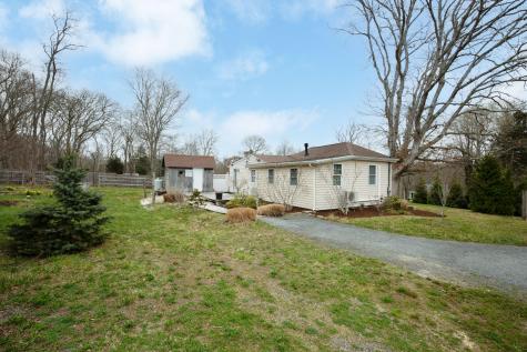 39 Lovells Lane Mashpee MA 02649