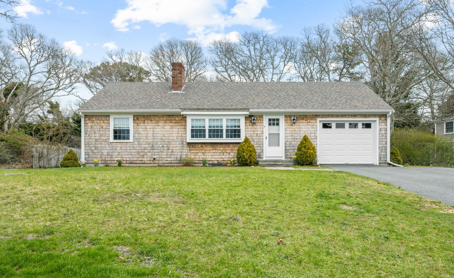 10 Eastover Dennis MA 02660