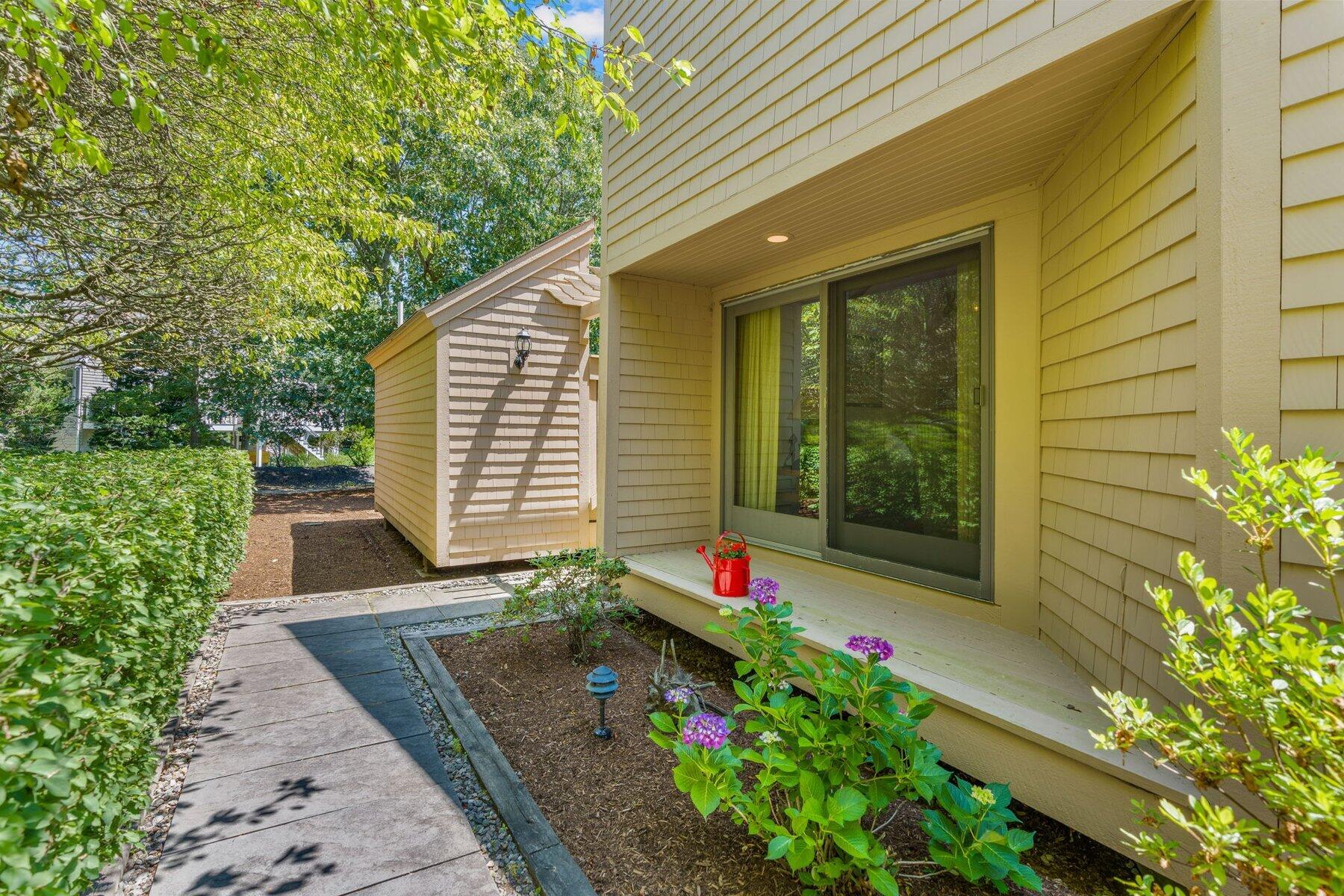 8 Taffrail Way Mashpee MA 02649