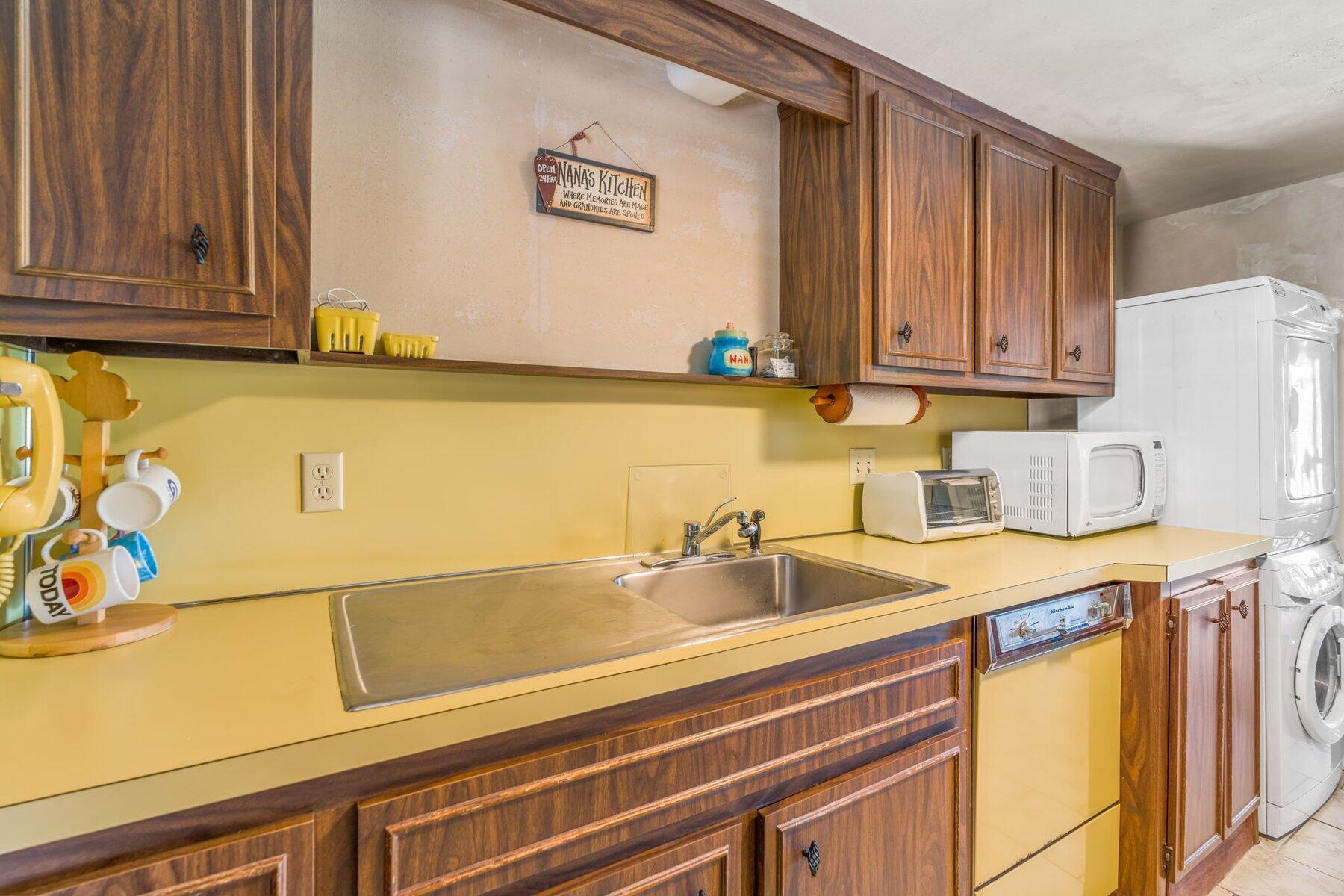 8 Taffrail Way Mashpee MA 02649