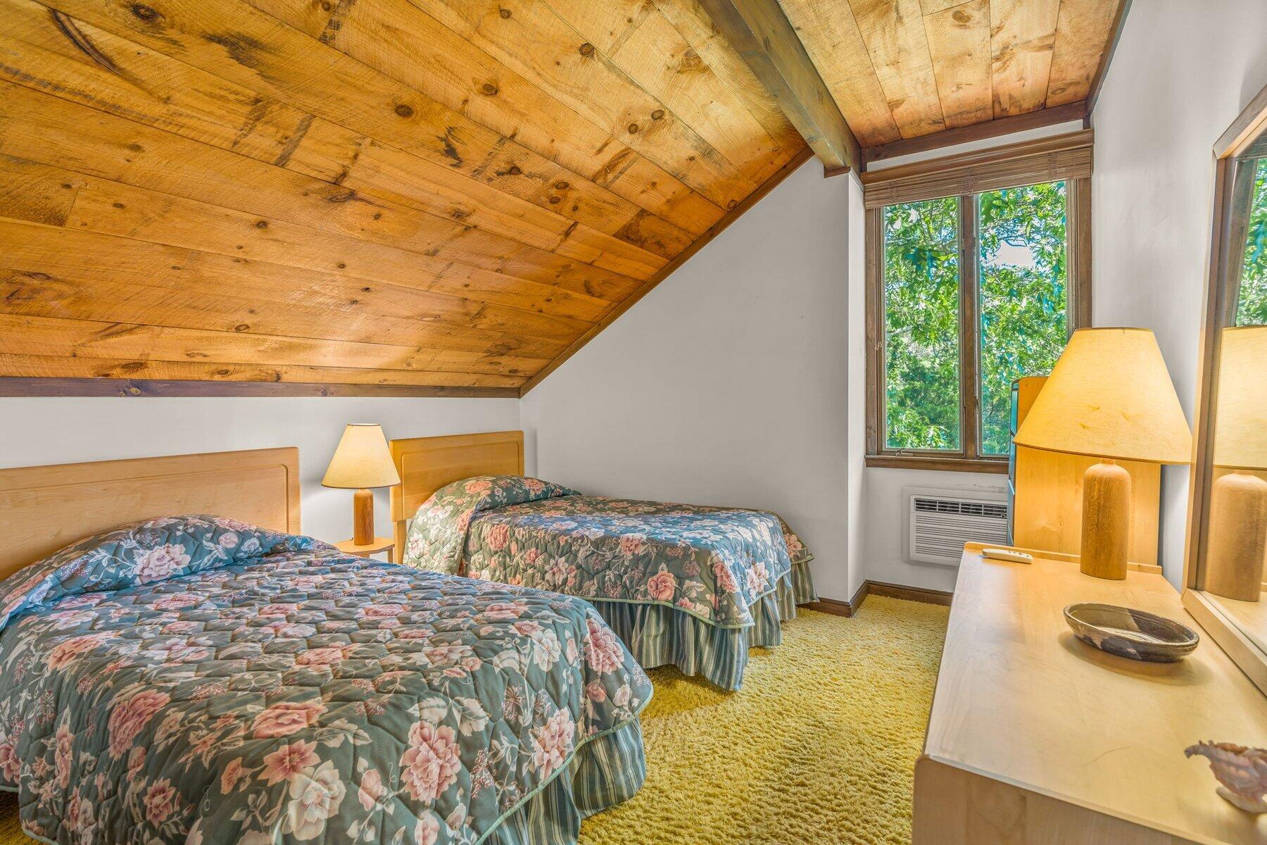 8 Taffrail Way Mashpee MA 02649