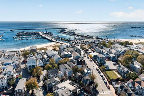 7 Standish Street Provincetown MA 02657