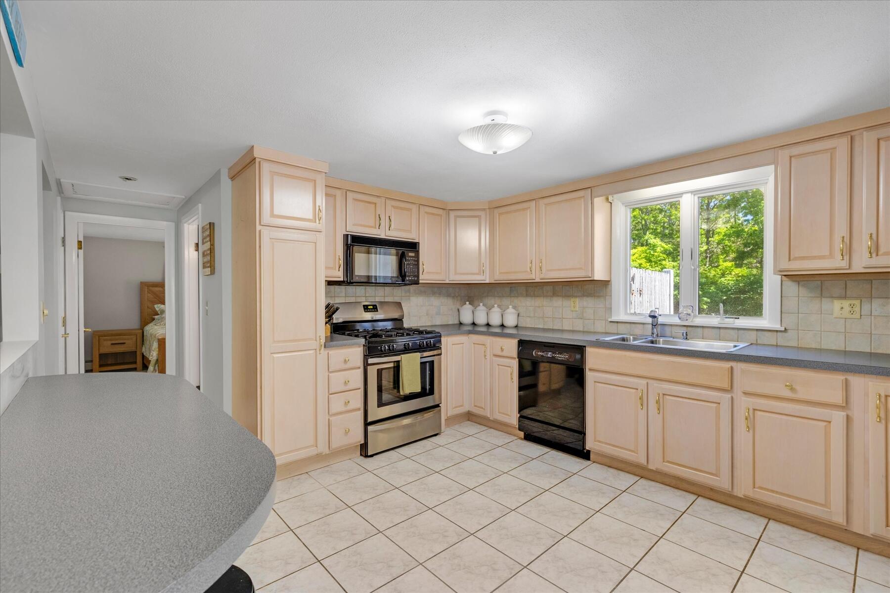 6 Parkwood Court MA 02664