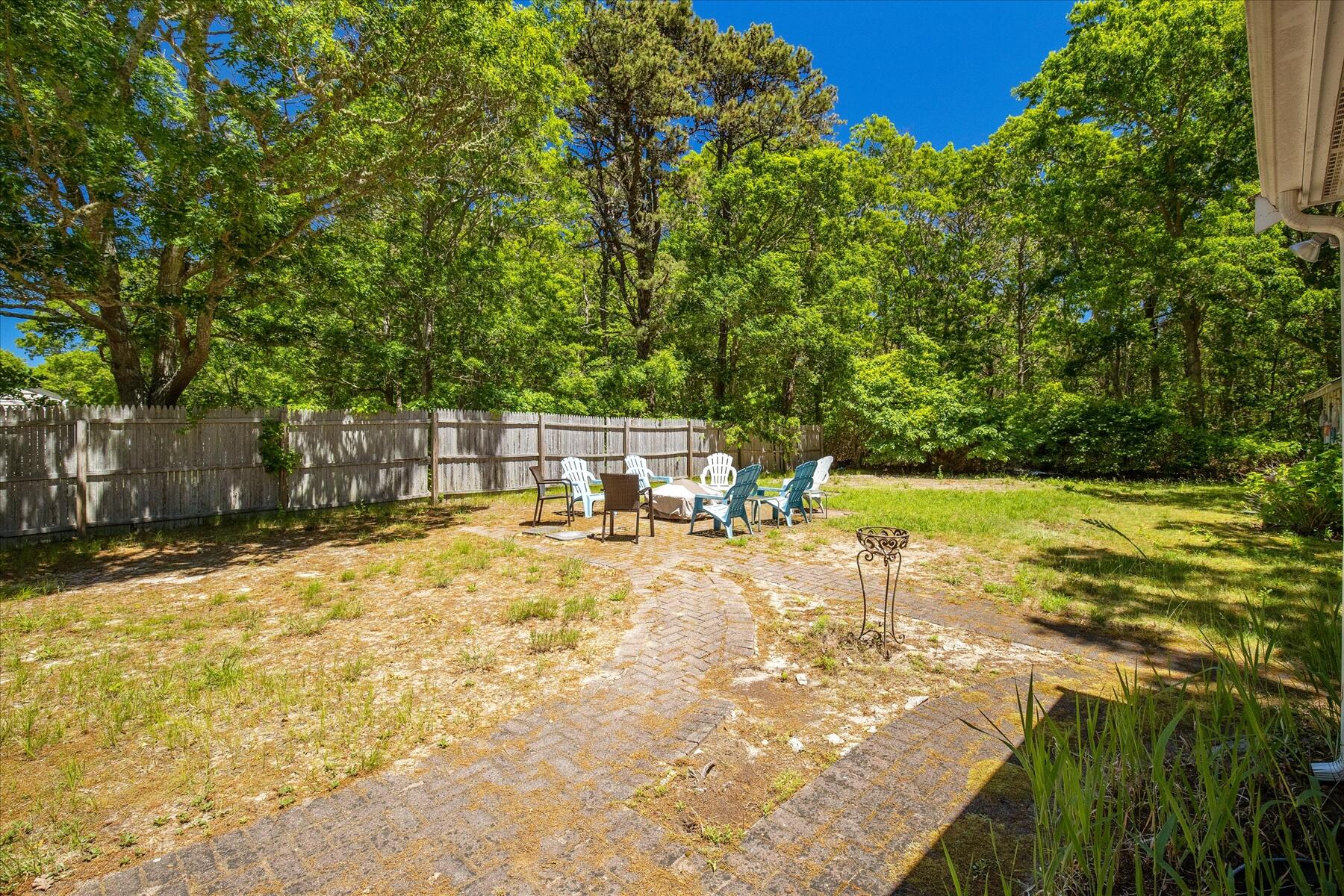 6 Parkwood Court MA 02664
