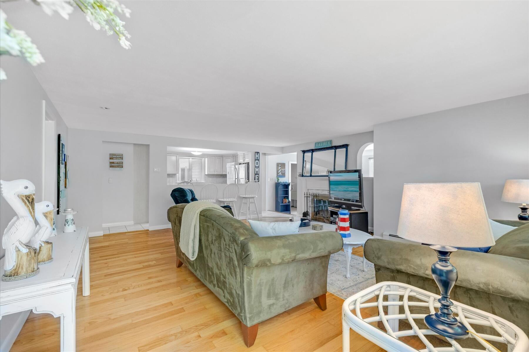 6 Parkwood Court MA 02664