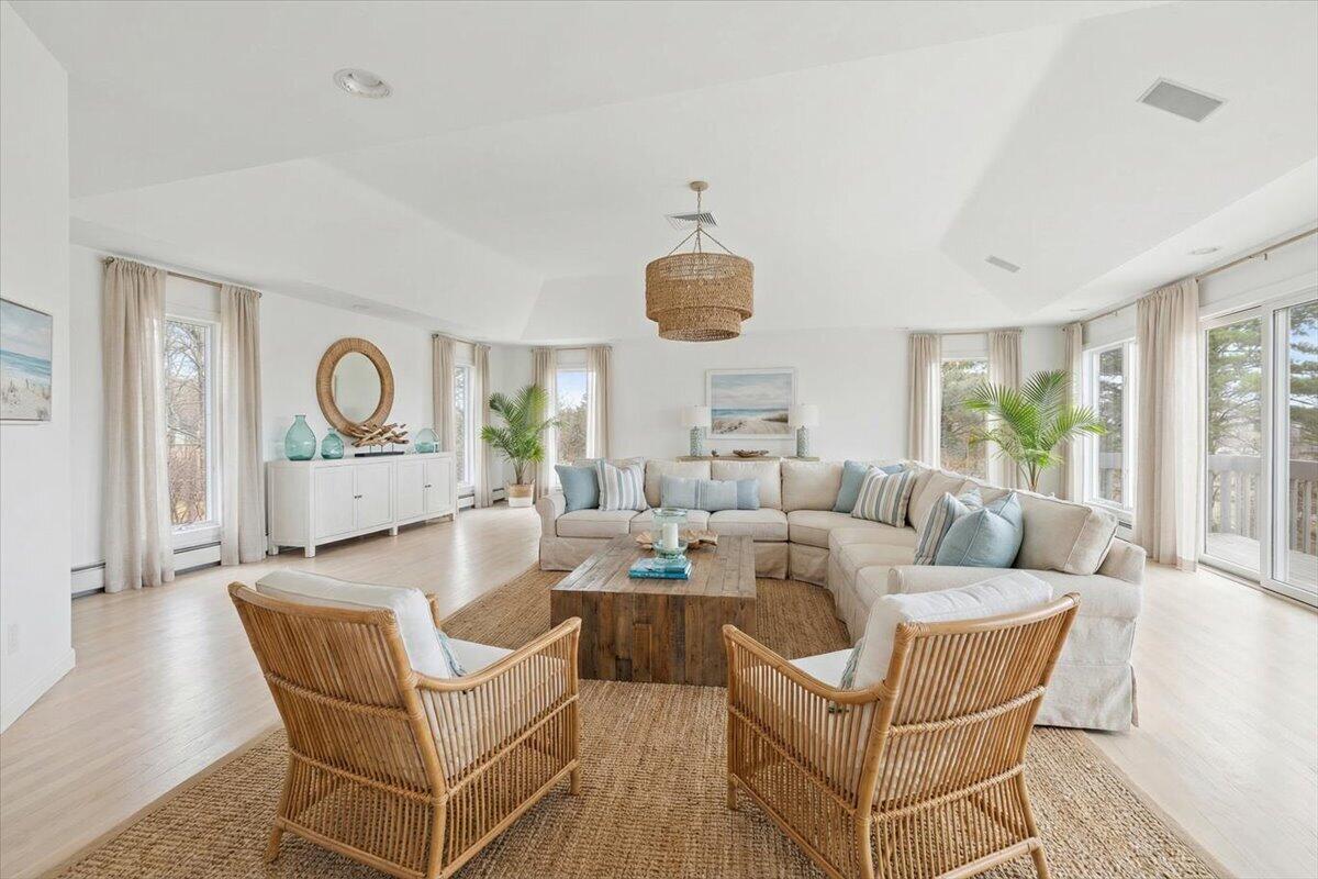 10 Mark Way Yarmouth MA 02673