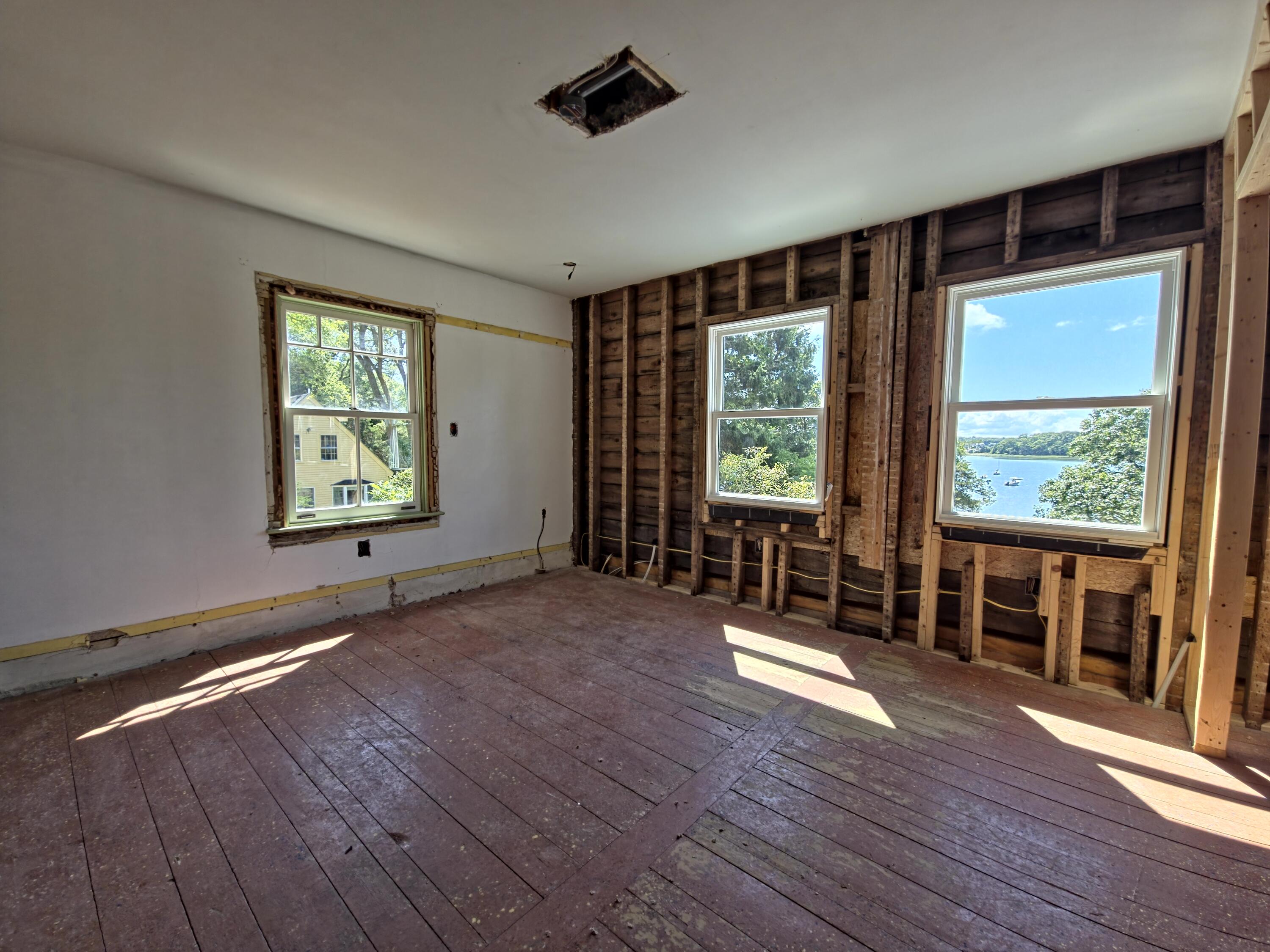10 Squeteague Harbor Road Cataumet MA 02534