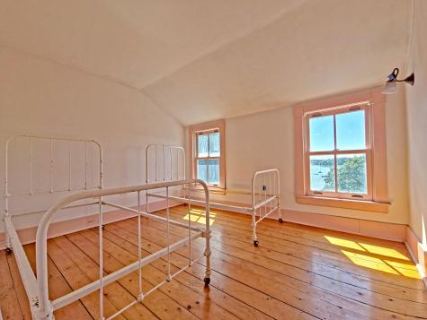 10 Squeteague Harbor Road Bourne MA 02532