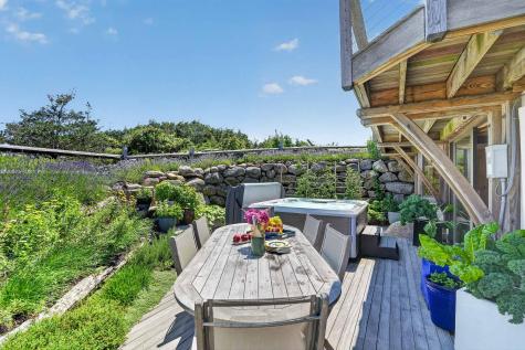 21 Eliot Avenue MA 02535