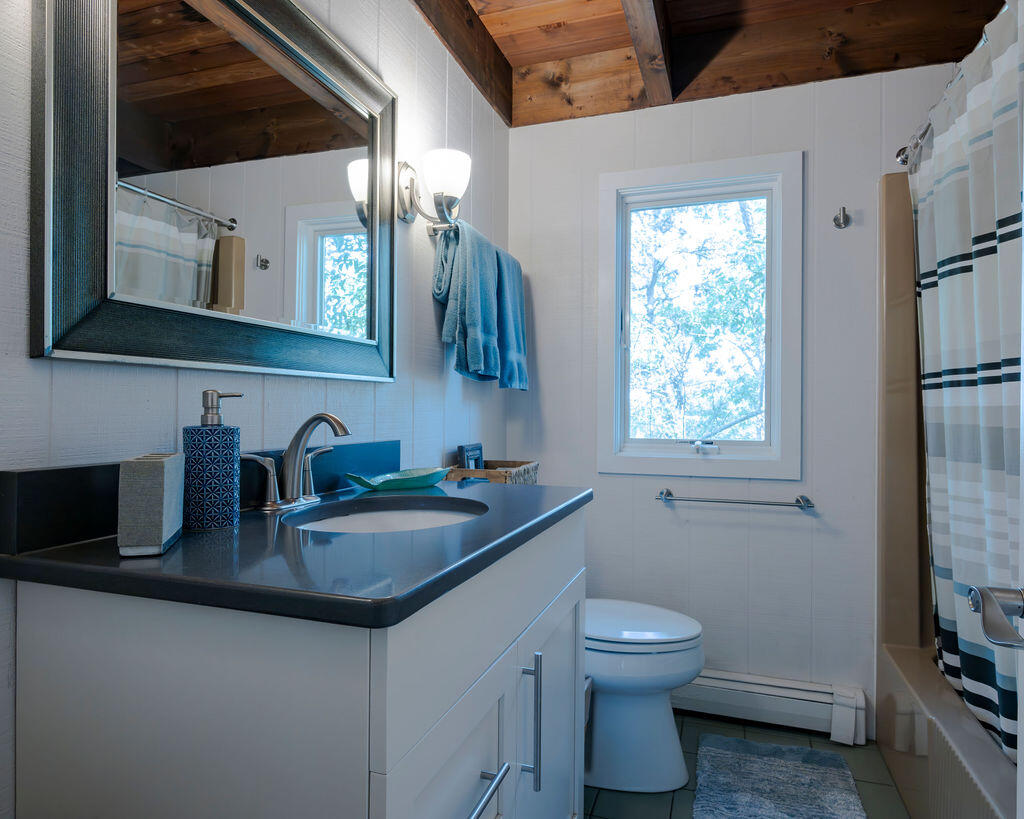 9 Kinnikinnick Road Truro MA 02666