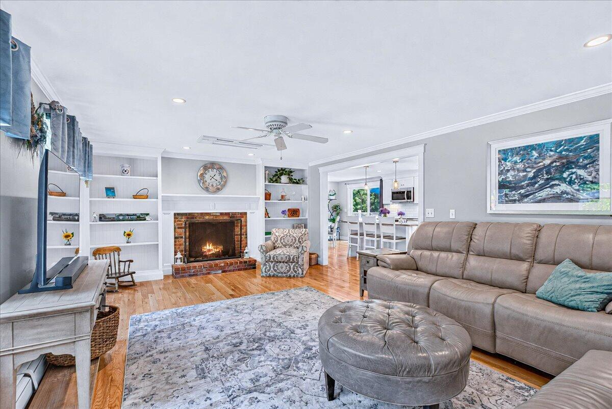 17 Hilltop Drive MA 02561