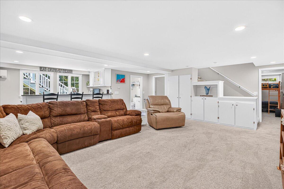 17 Hilltop Drive MA 02561