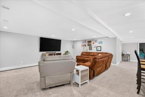 17 Hilltop Drive Bourne MA 02561