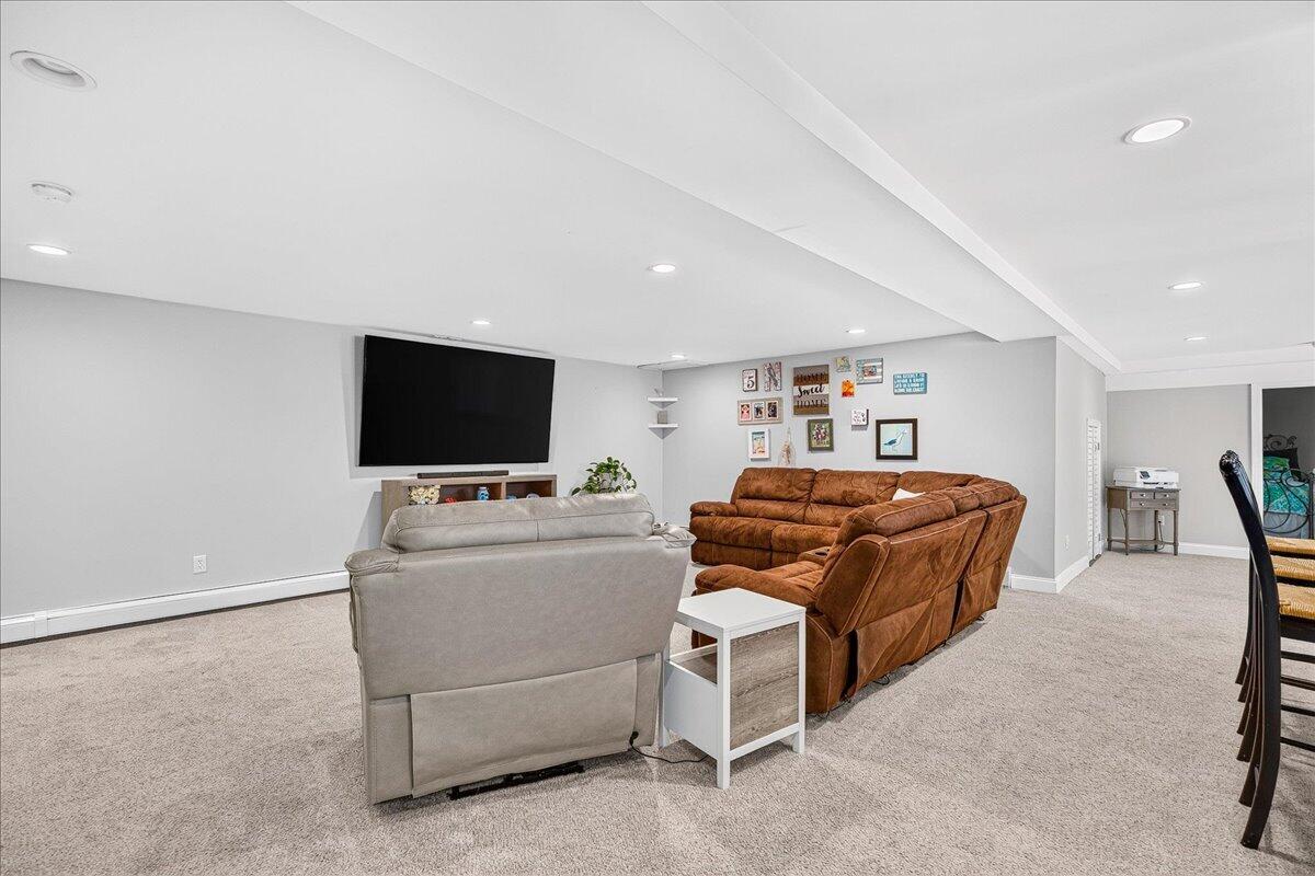 17 Hilltop Drive MA 02561