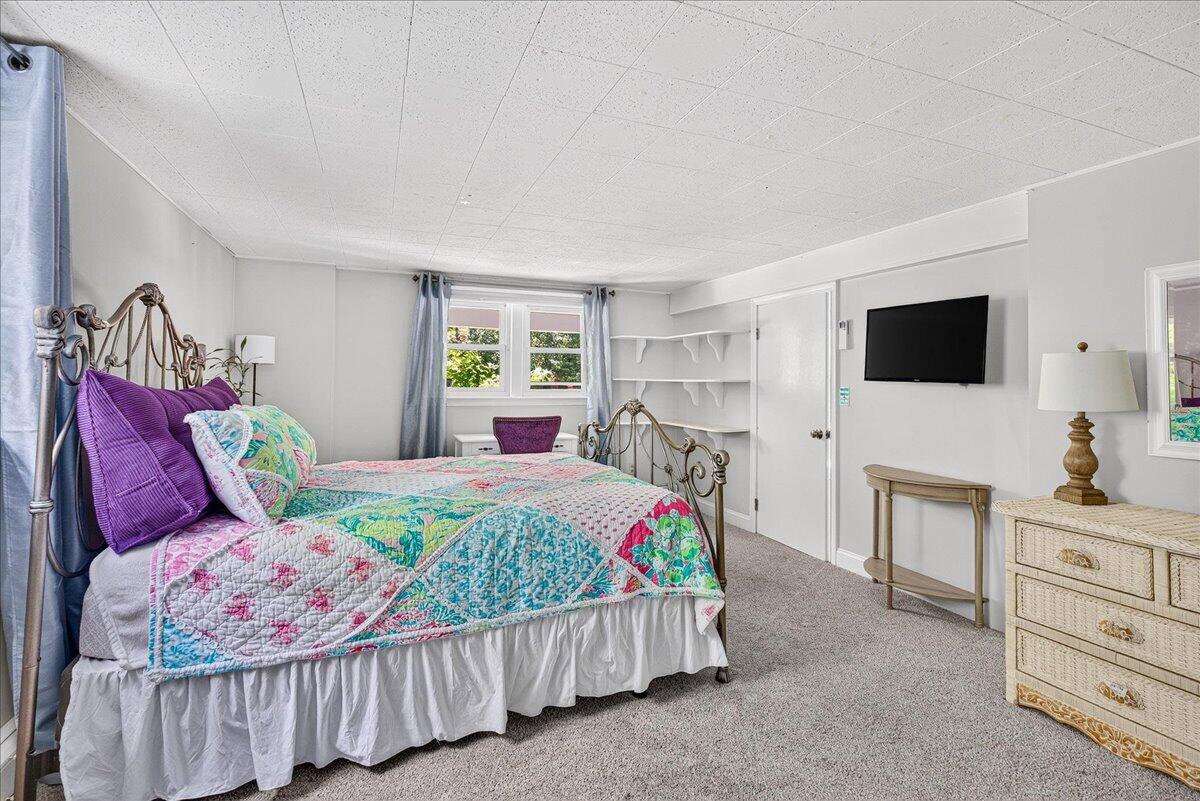 17 Hilltop Drive MA 02561