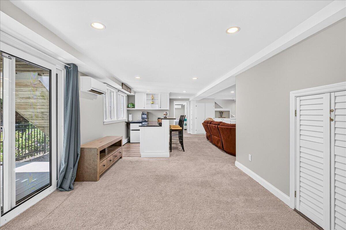 17 Hilltop Drive MA 02561
