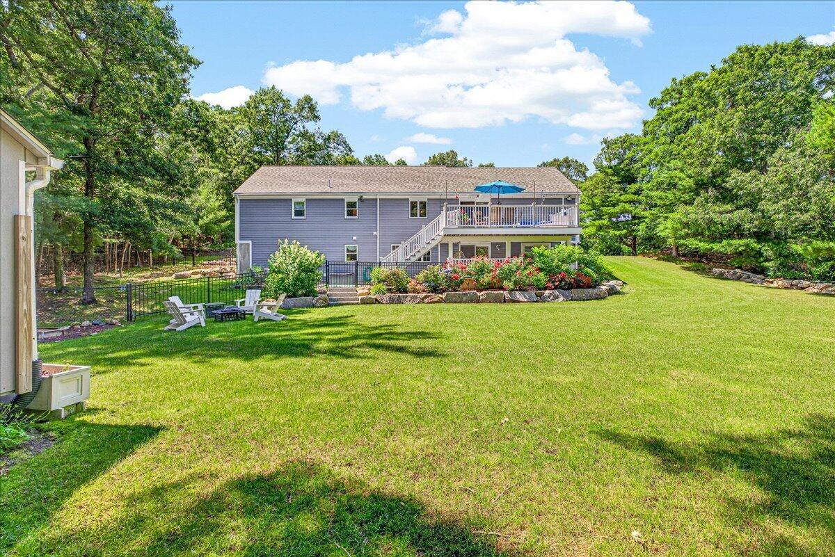 17 Hilltop Drive MA 02561