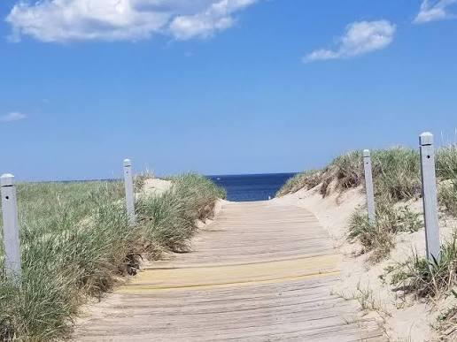 17 Hilltop Drive MA 02561