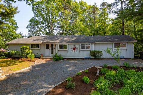 12 Running Light Way Mashpee MA 02649