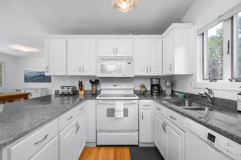 80 4th Street Wellfleet MA 02667