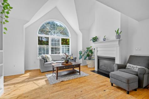 16 Balfour Lane Mashpee MA 02649