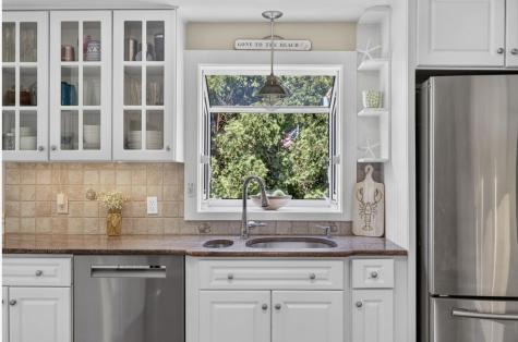 10 S Bray Farm Road Yarmouth Port MA 02675