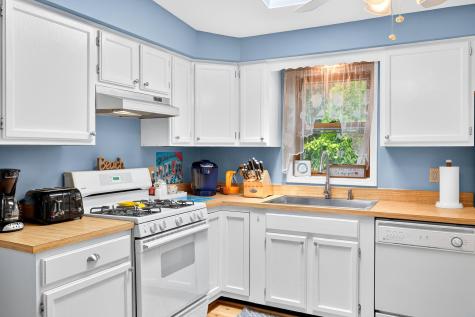 4 Coffey Lane Dennis MA 02639