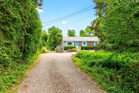 4 Coffey Lane Dennis MA 02639