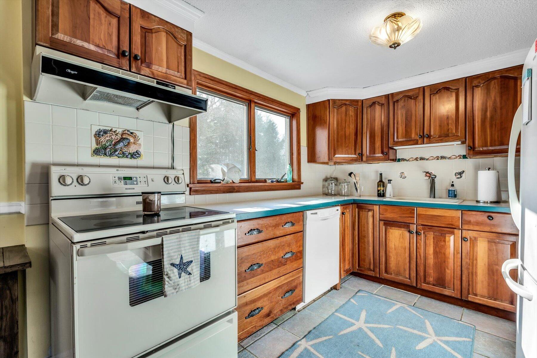 19 Pine Rock Road Falmouth MA 02536