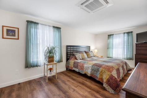 16 Town Neck Road Sandwich MA 02563